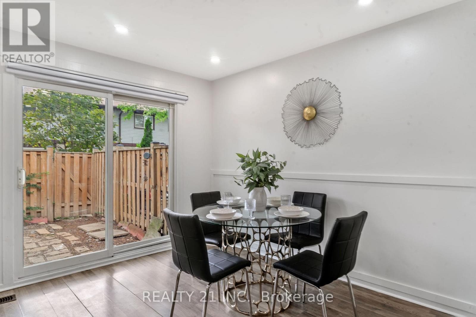 Photo of 101 - 45 HANSEN ROAD N