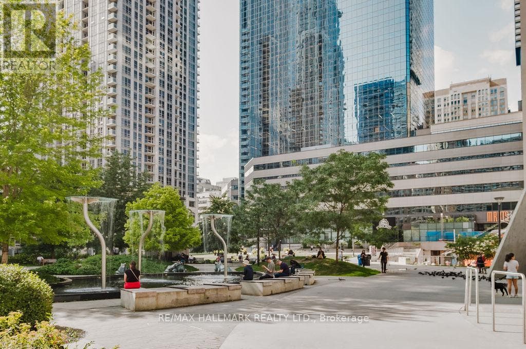 Photo of 6104 - 388 YONGE STREET