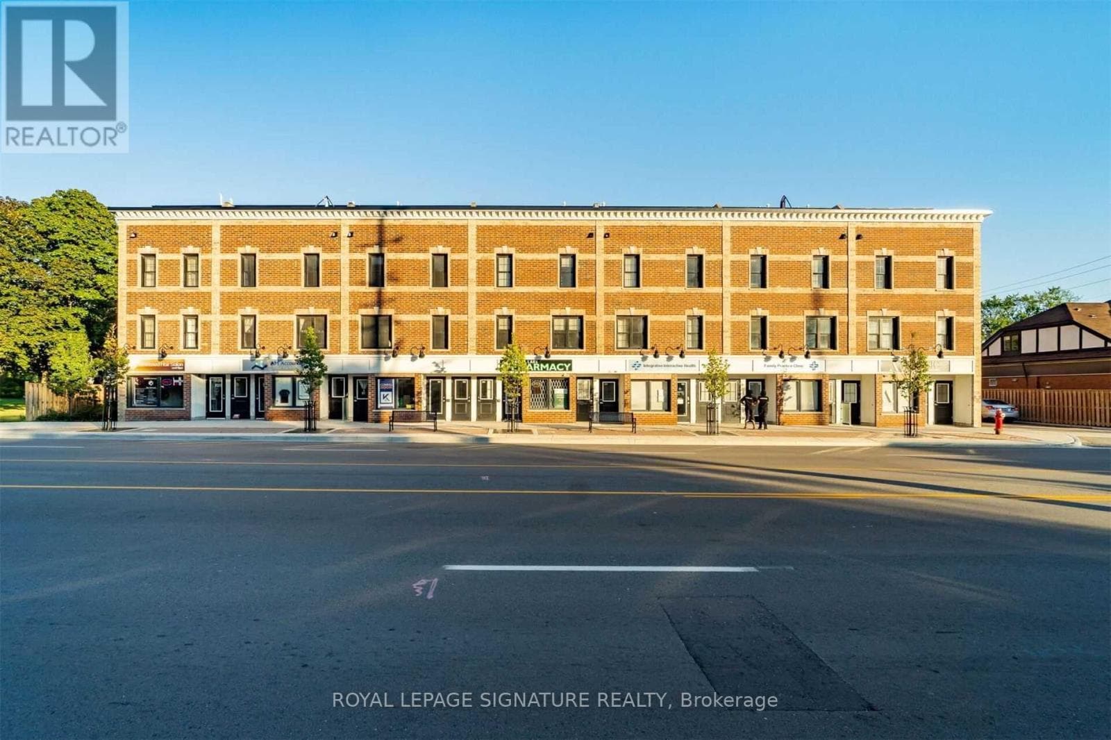 Photo of 202 - 760 LAKESHORE ROAD E
