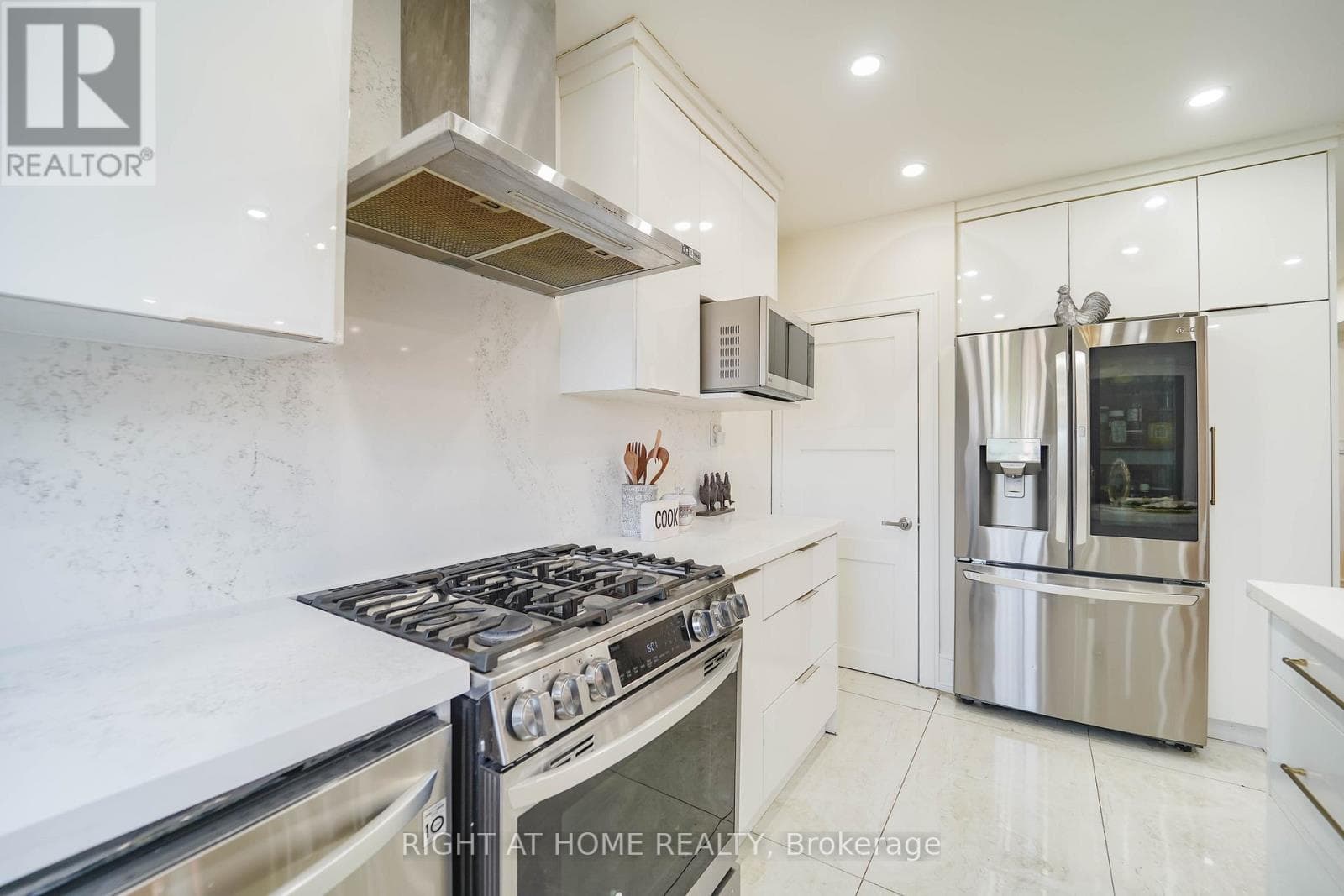Photo of 174 AYLESWORTH AVENUE