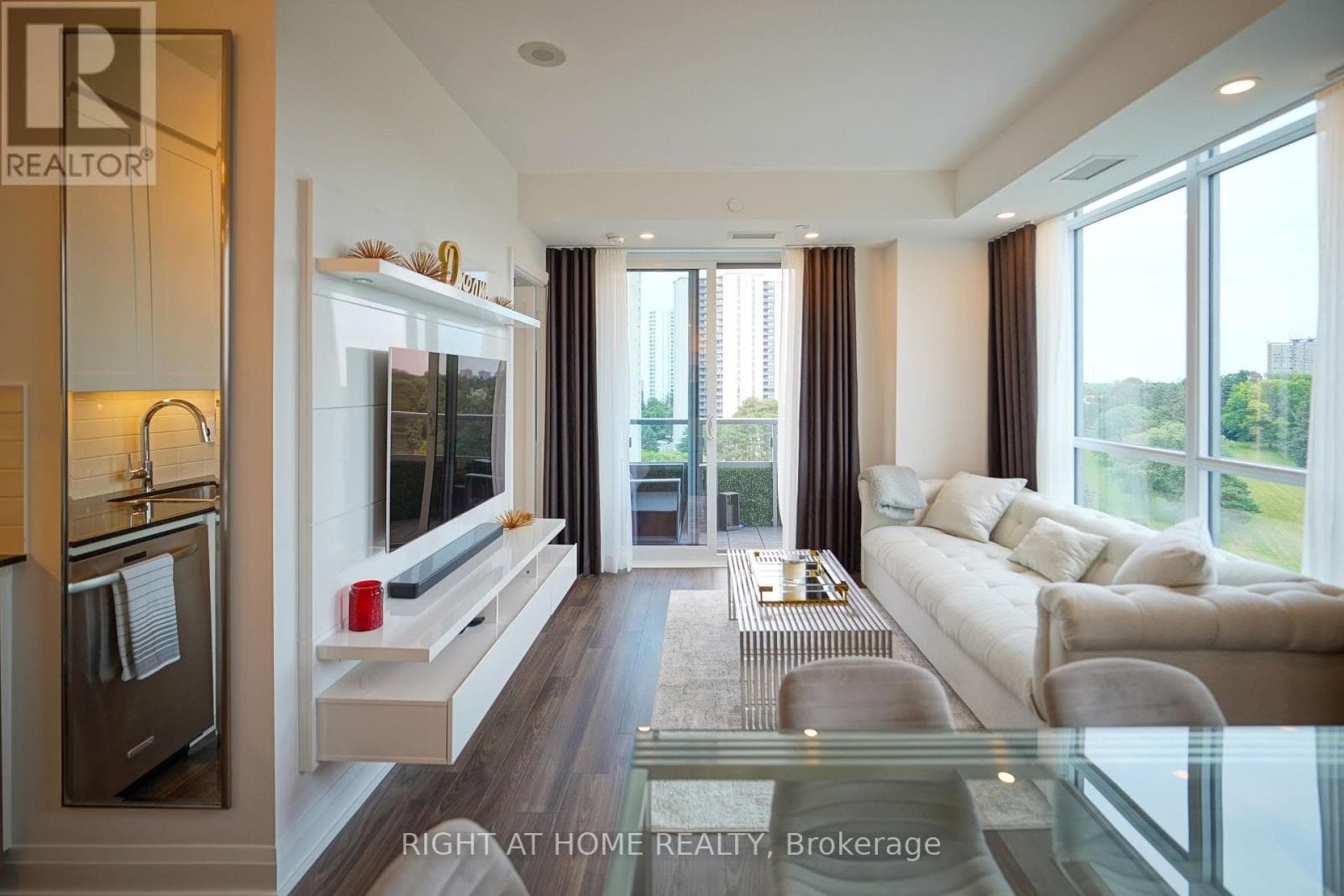 Photo of 1509 - 18 GRAYDON HALL DRIVE