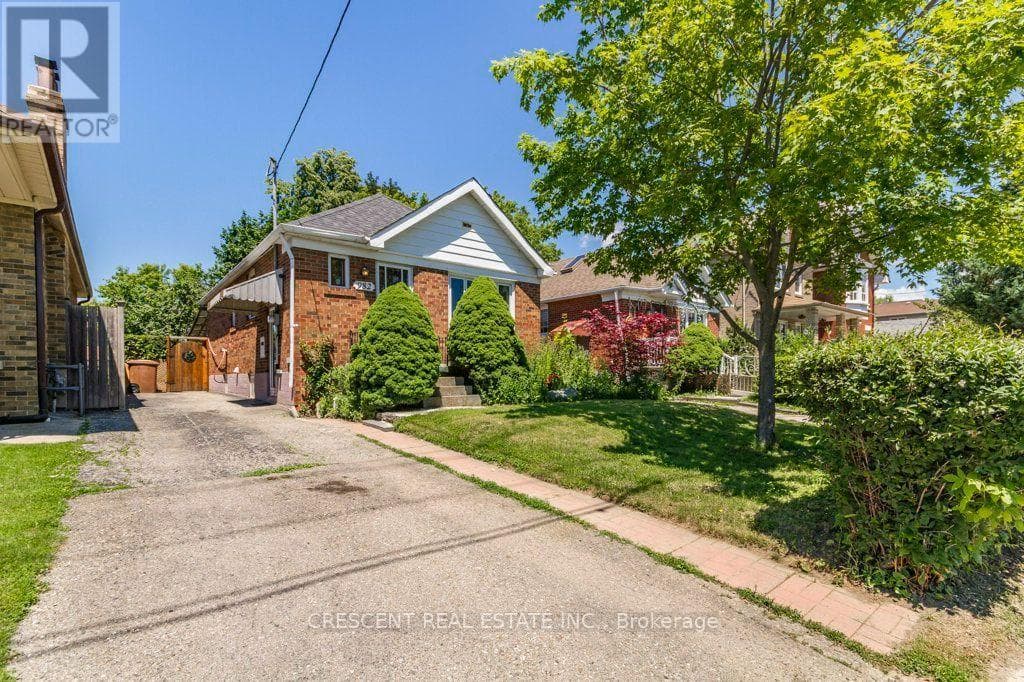 Photo of 982 BRIAR HILL AVENUE