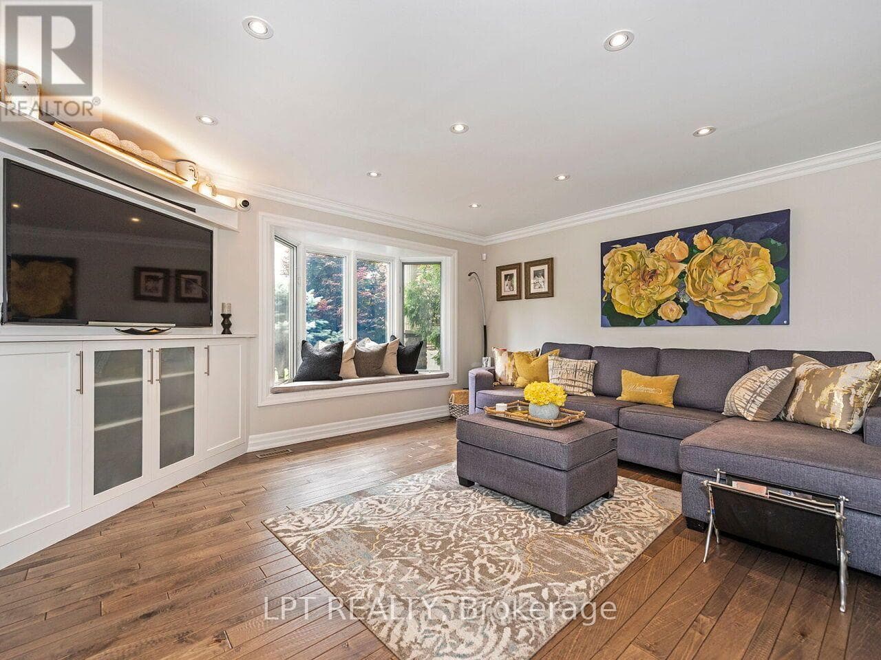 Photo of 493 TIPPERTON CRESCENT