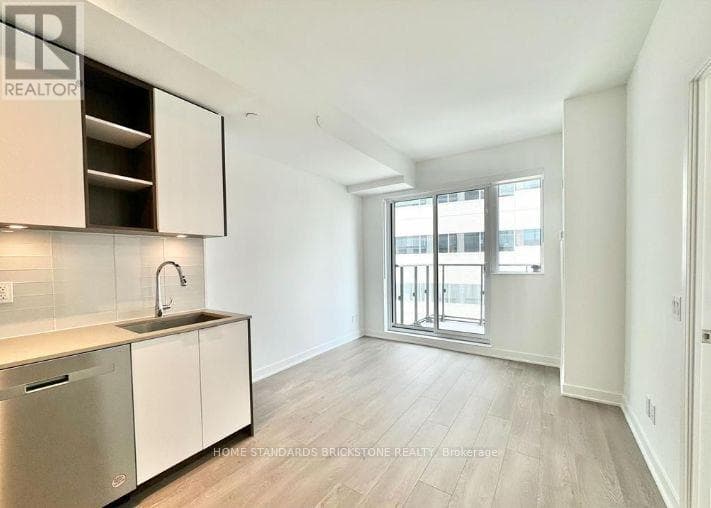 Photo of a listing in Waterfront Communities C1