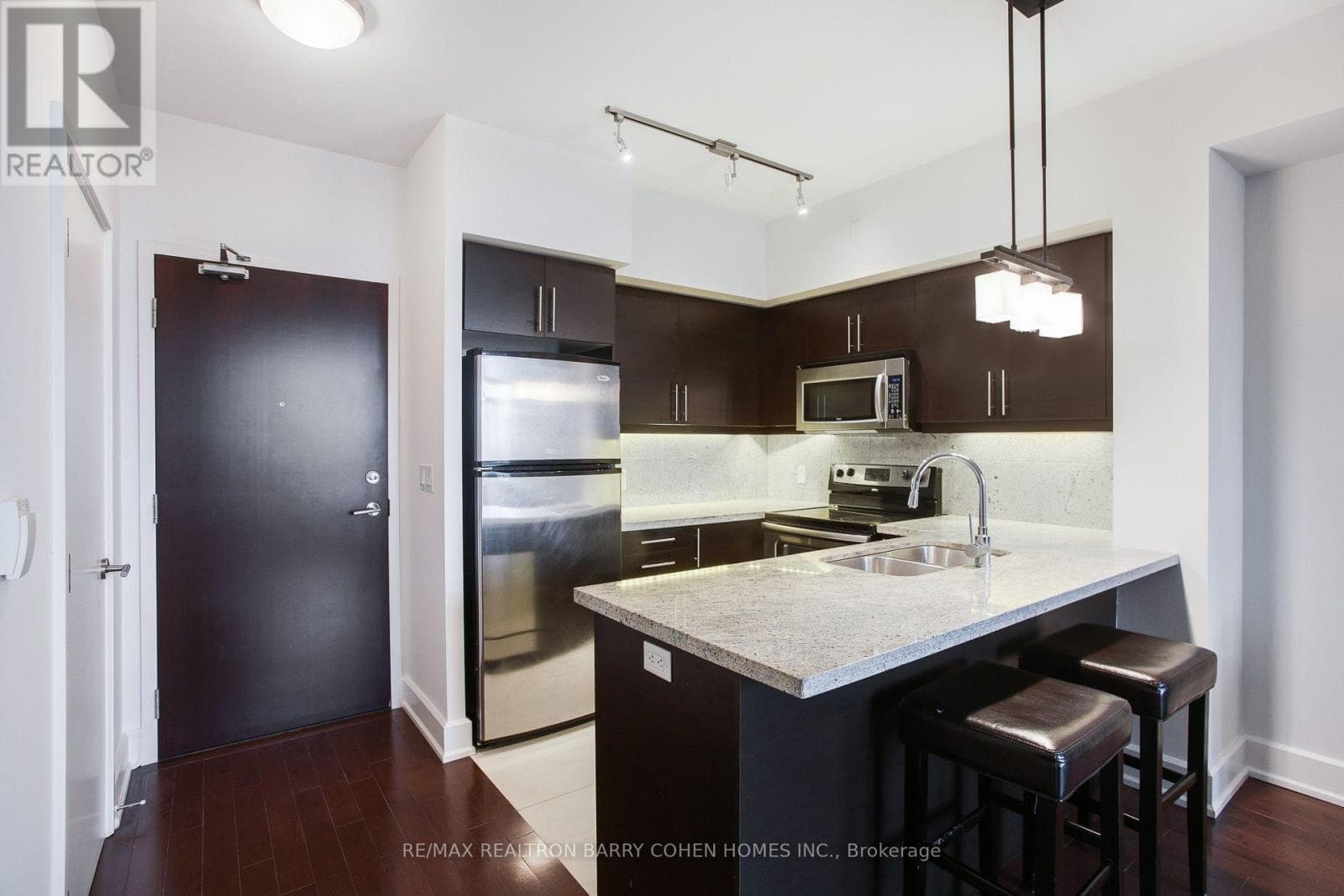 Photo of 616 - 676 SHEPPARD AVENUE E
