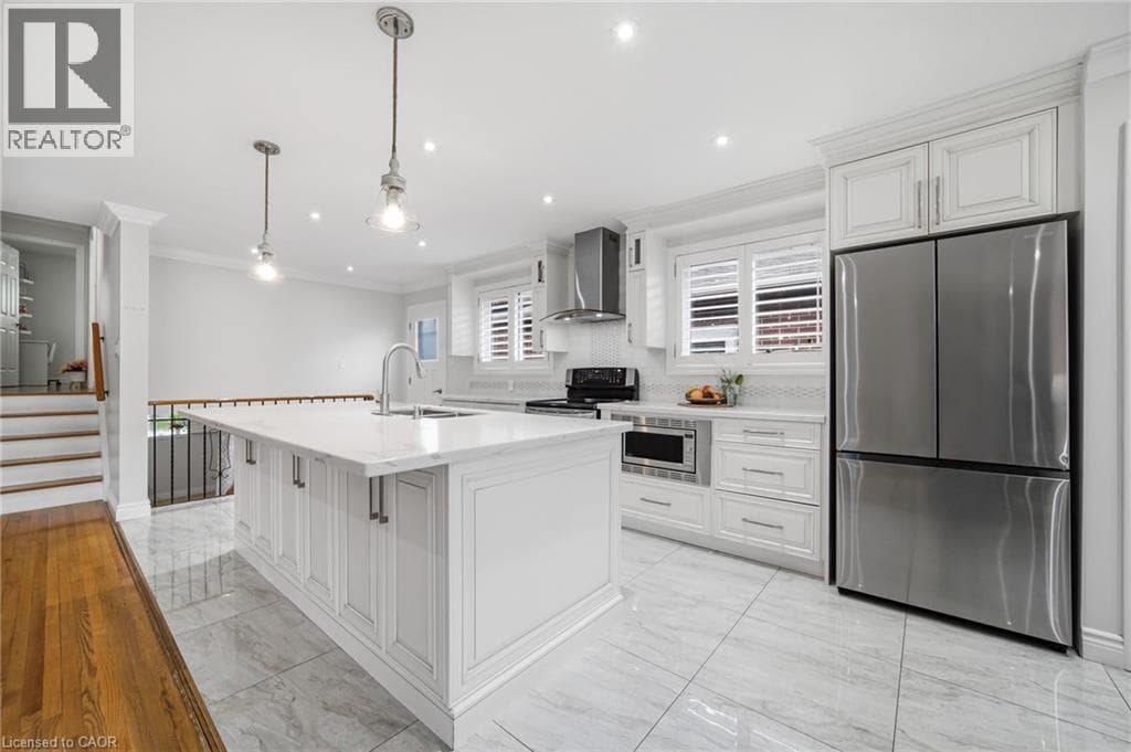 Photo of 6346 NEUCHATEL Road