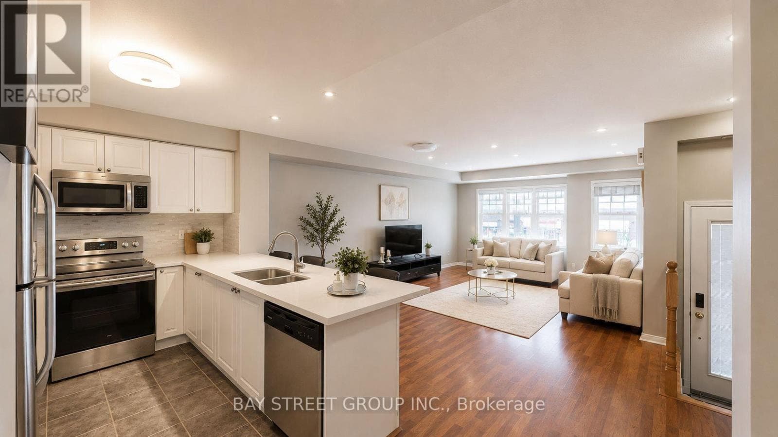 Photo of 13 - 3975 EGLINTON AVENUE W