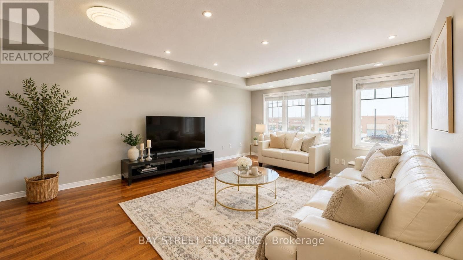 Photo of 13 - 3975 EGLINTON AVENUE W