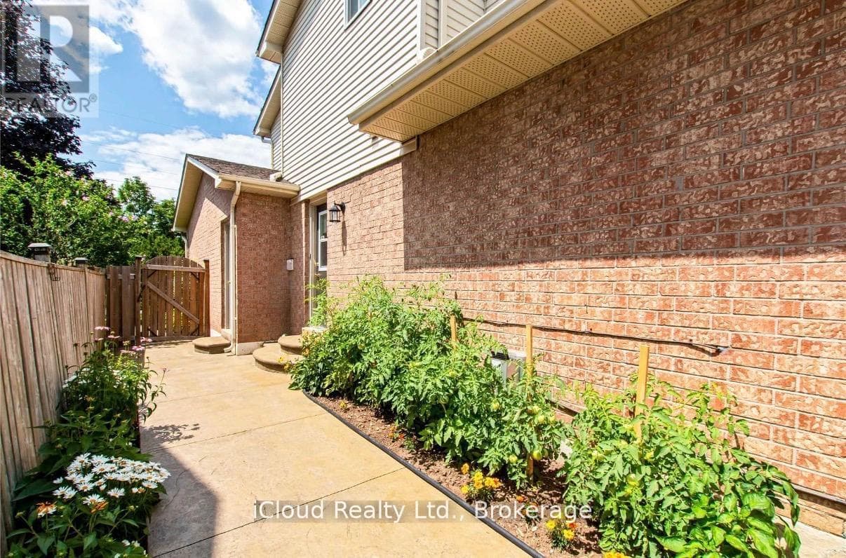 Photo of 2067 HUNTERS WOOD DRIVE