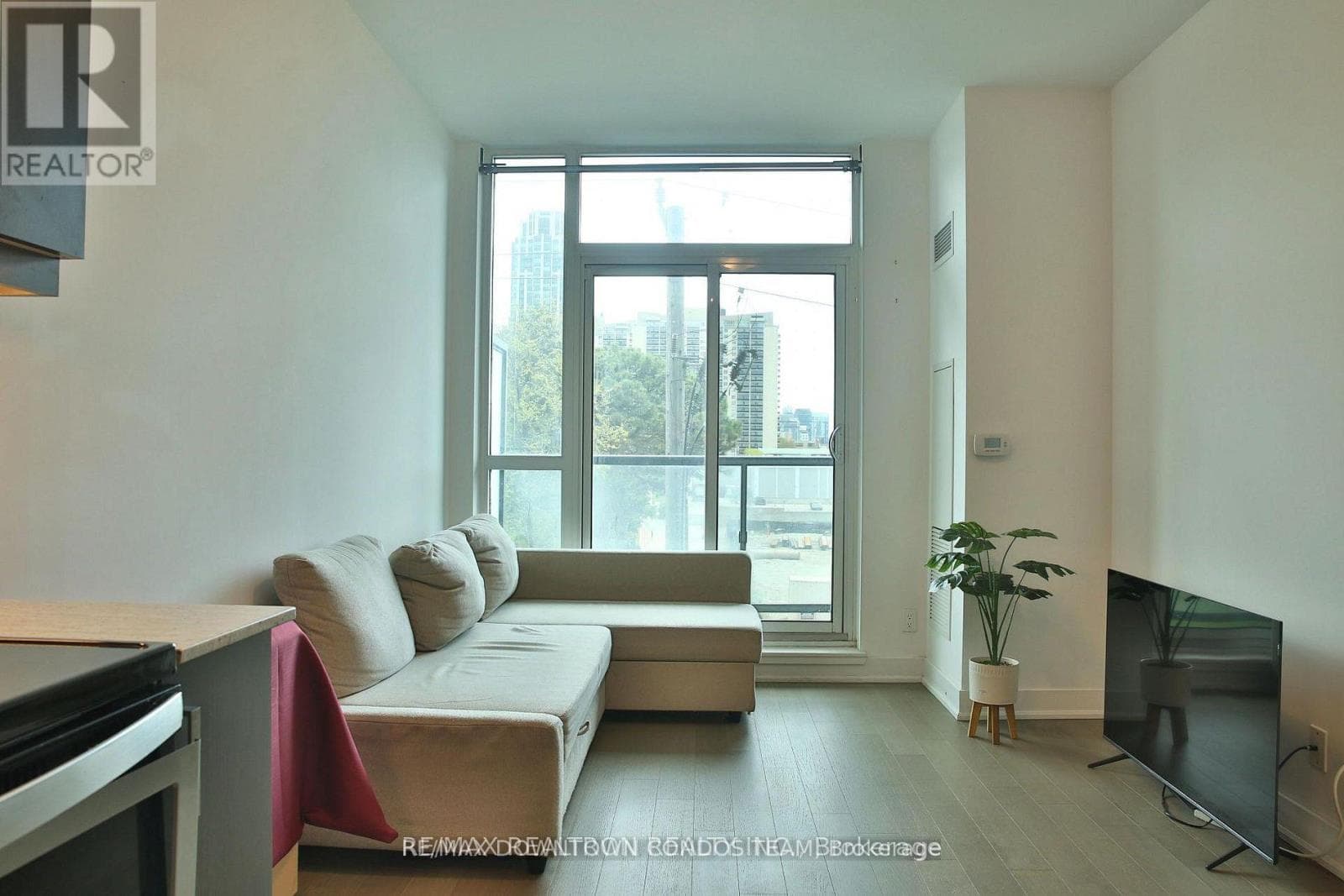 Photo of 303 - 1486 BATHURST STREET