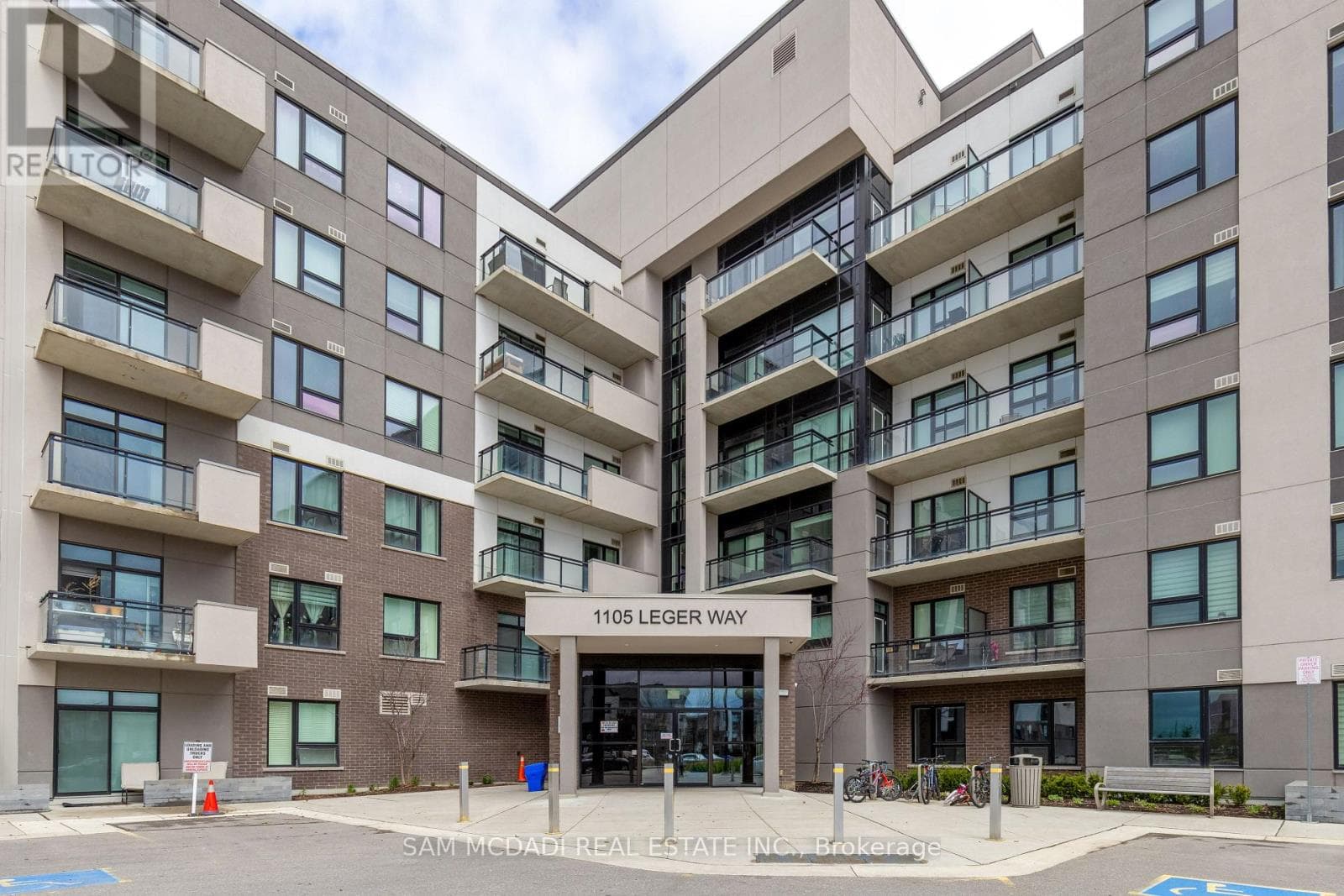 Photo of 319 - 1105 LEGER WAY