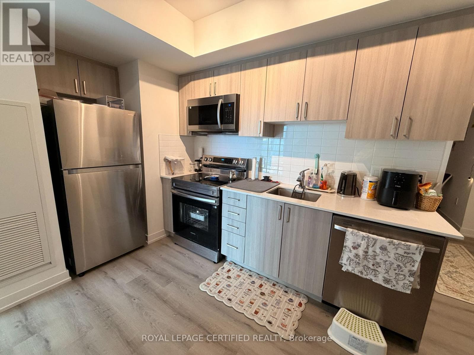Photo of 405 - 556 MARLEE AVENUE