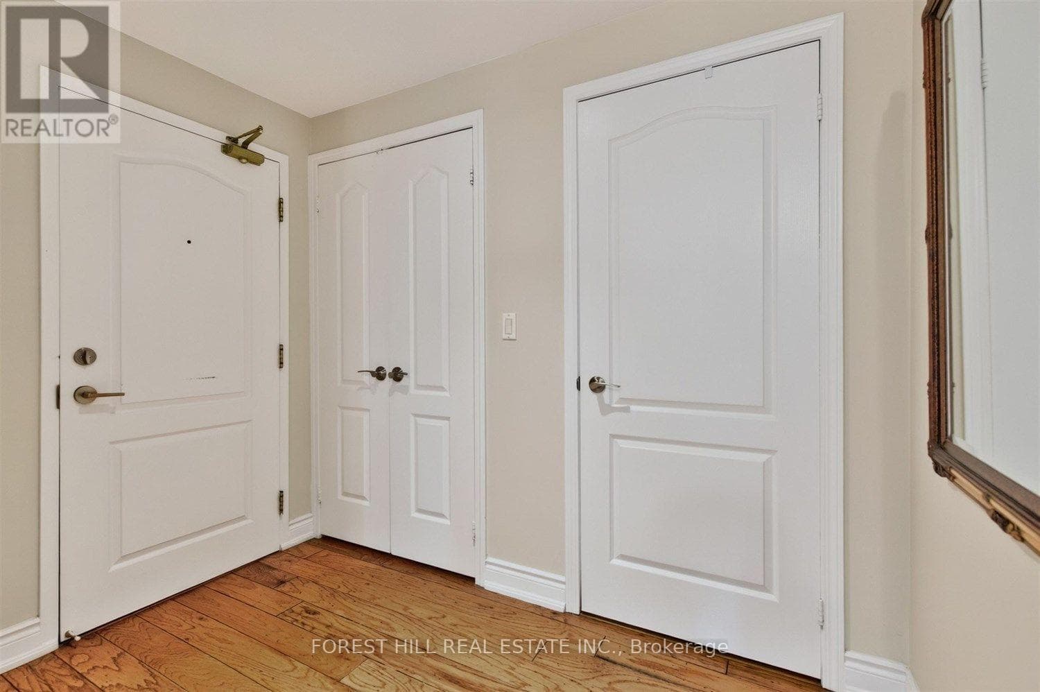Photo of 903 - 20 COLLIER STREET