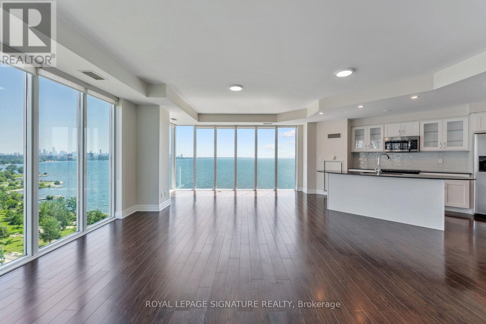 Photo of 1103 - 58 MARINE PARADE DRIVE