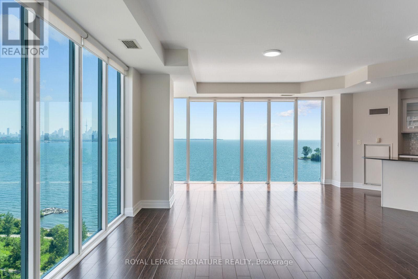 Photo of 1103 - 58 MARINE PARADE DRIVE