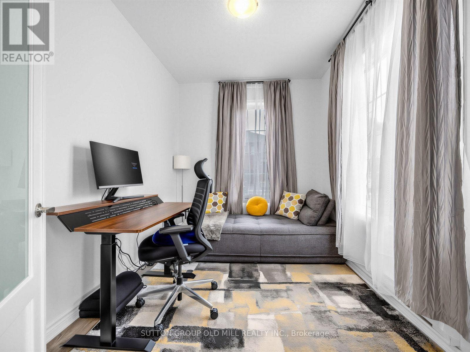 Photo of 1537 MOIRA CRESCENT
