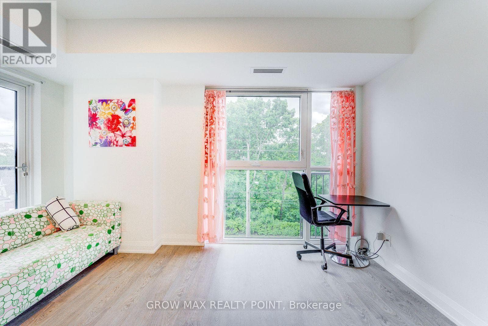 Photo of 408 - 1400 KINGSTON ROAD