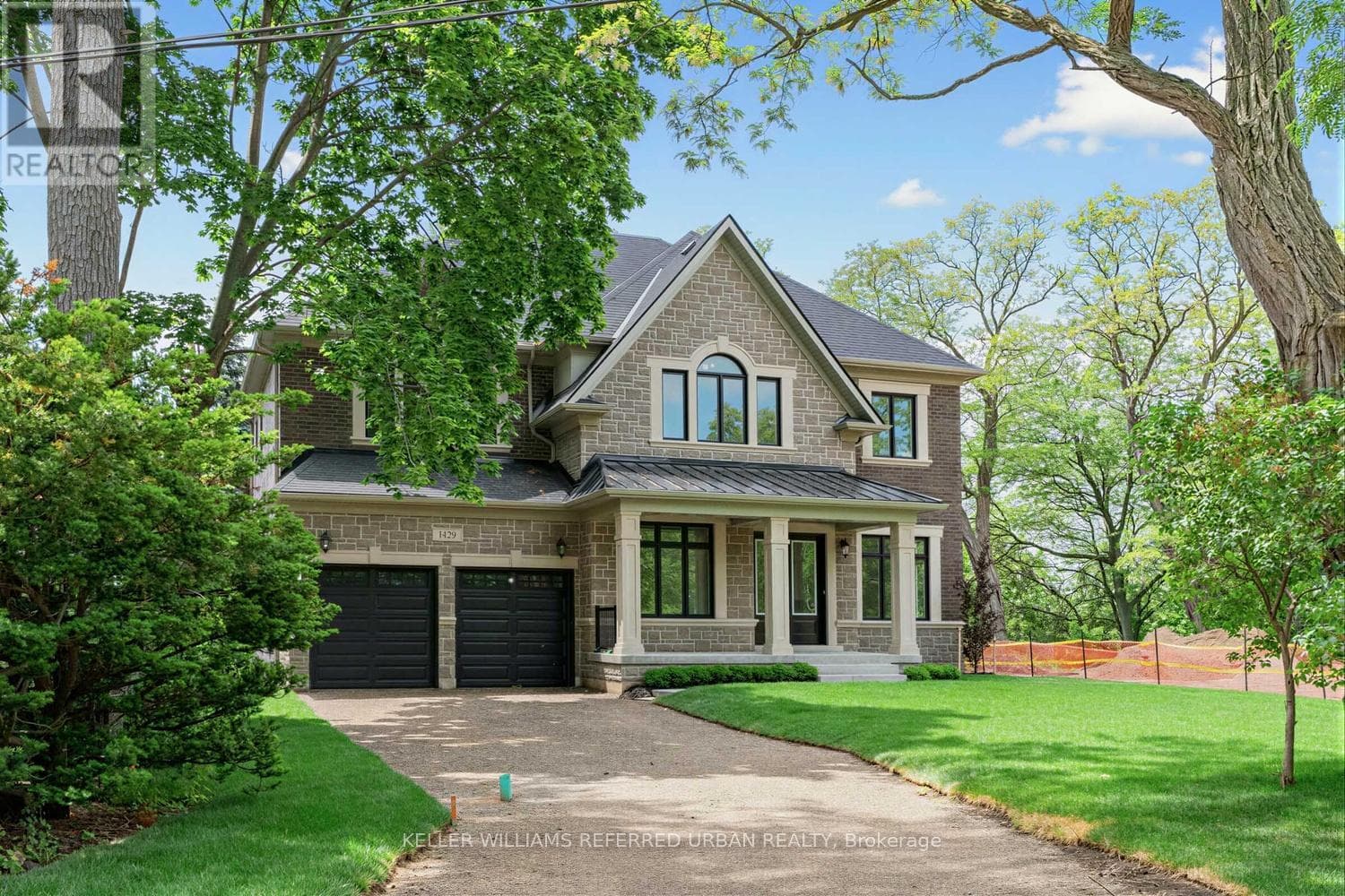 Photo of 1429 DUNDAS CRESCENT
