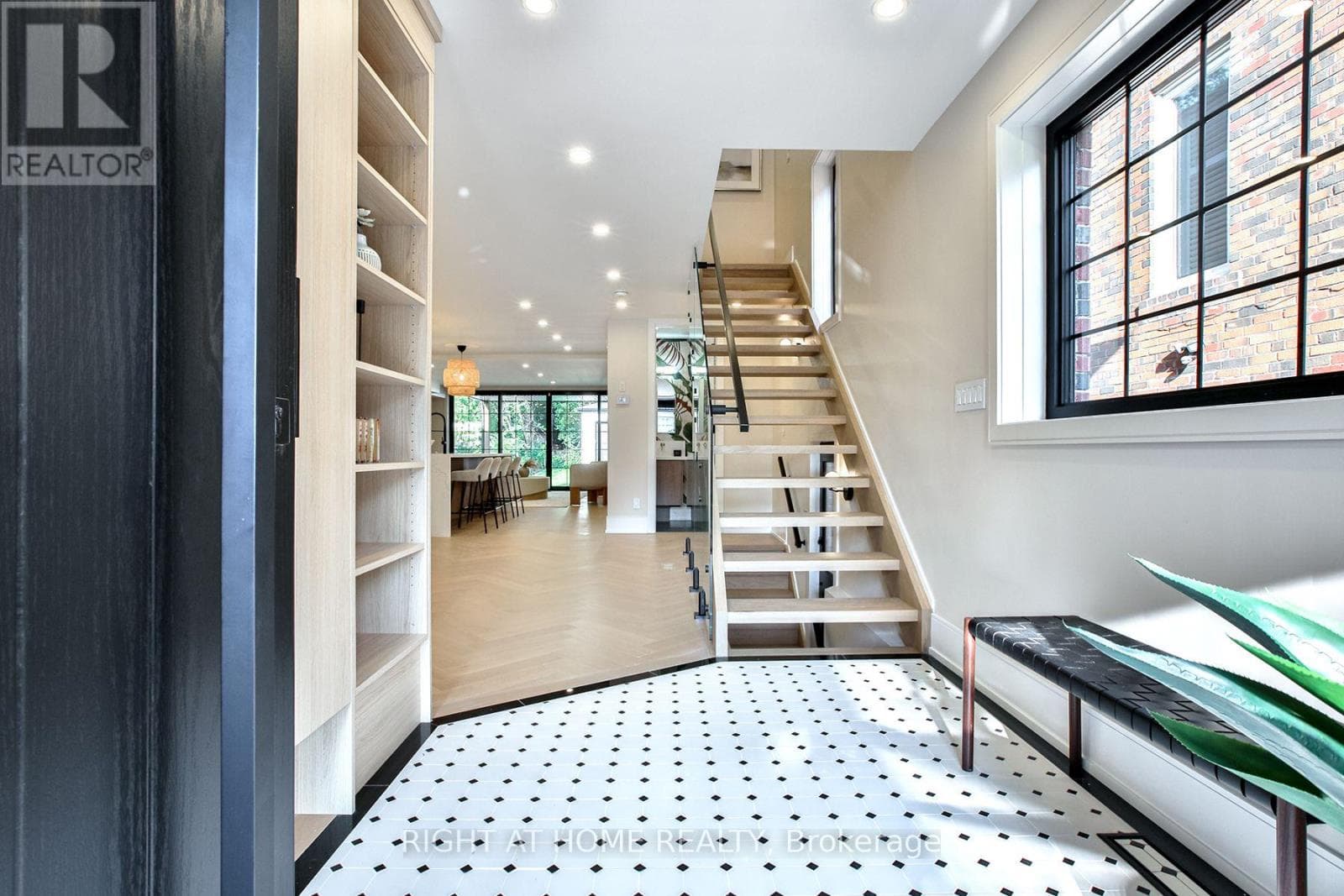 Photo of 106 EASTBOURNE AVENUE