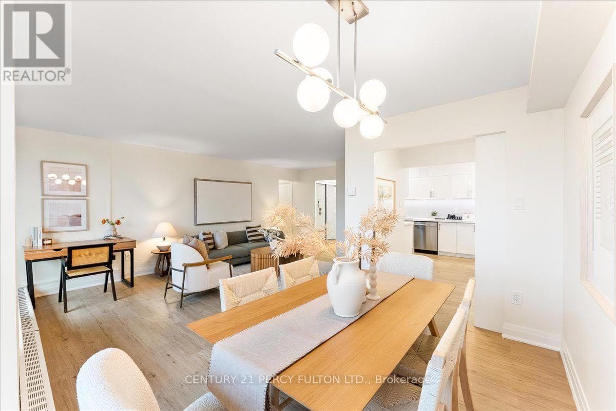 Photo of 705 - 15 LONDON GREEN COURT