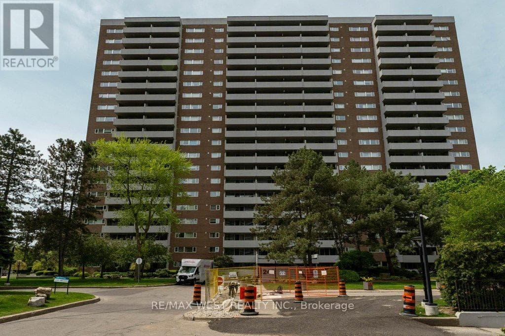 Photo of 807 - 240 SCARLETT ROAD
