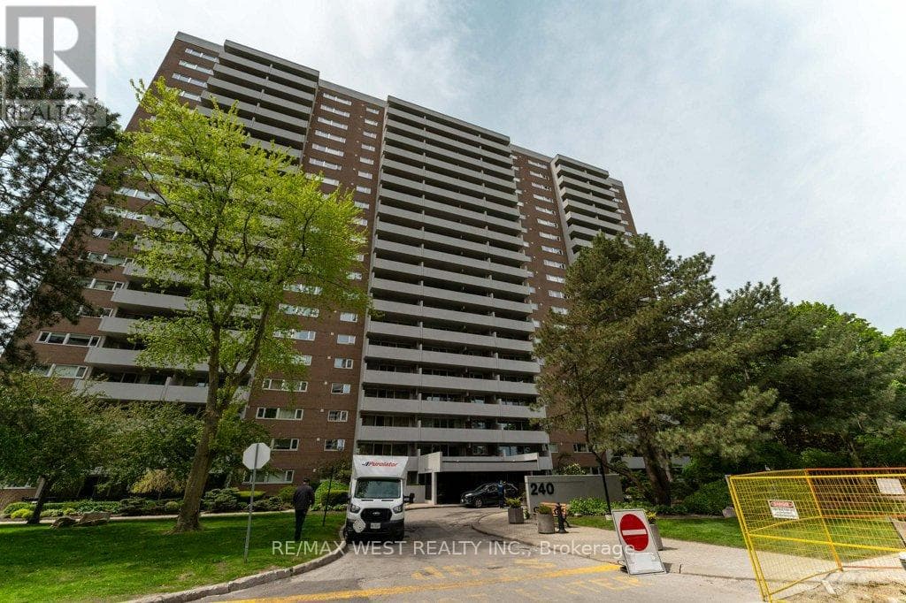 Photo of 807 - 240 SCARLETT ROAD