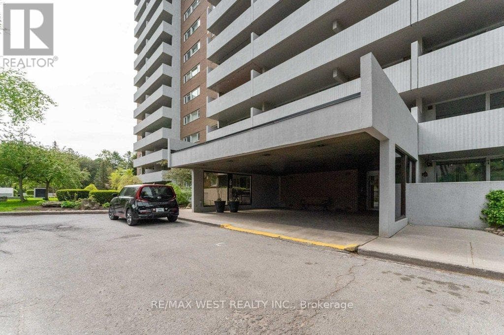 Photo of 807 - 240 SCARLETT ROAD