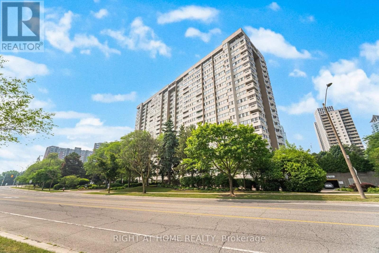 Photo of 301 - 1580 MISSISSAUGA VALLEY BOULEVARD