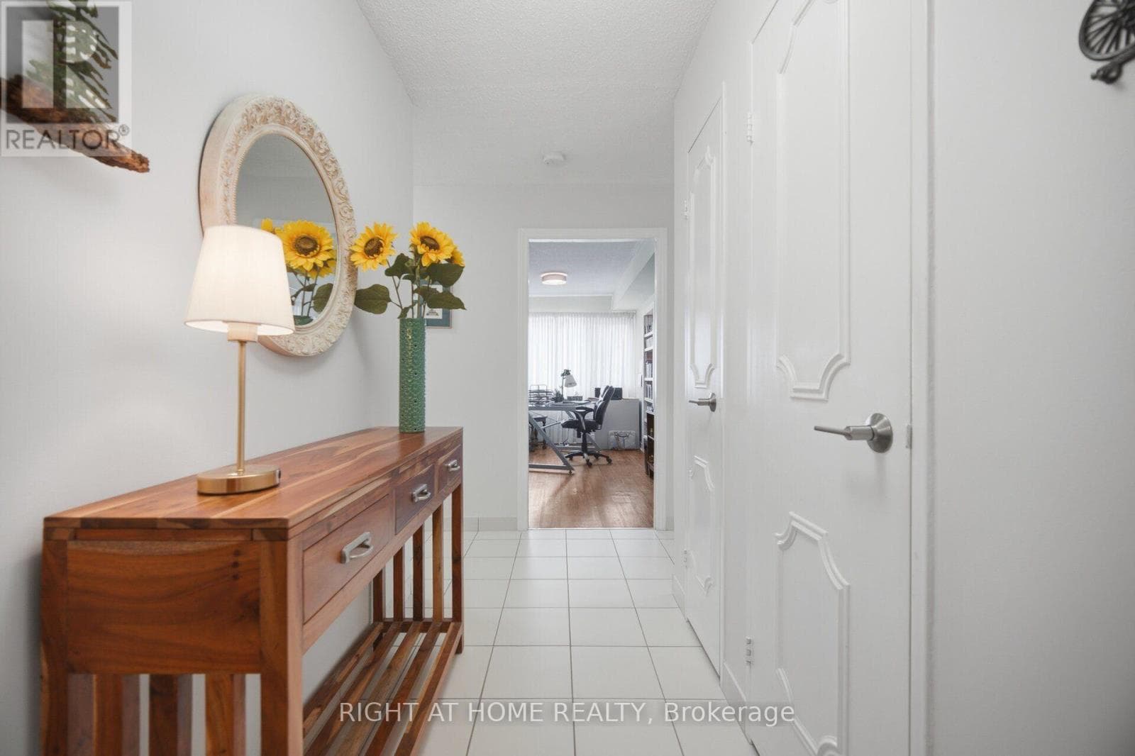 Photo of 301 - 1580 MISSISSAUGA VALLEY BOULEVARD