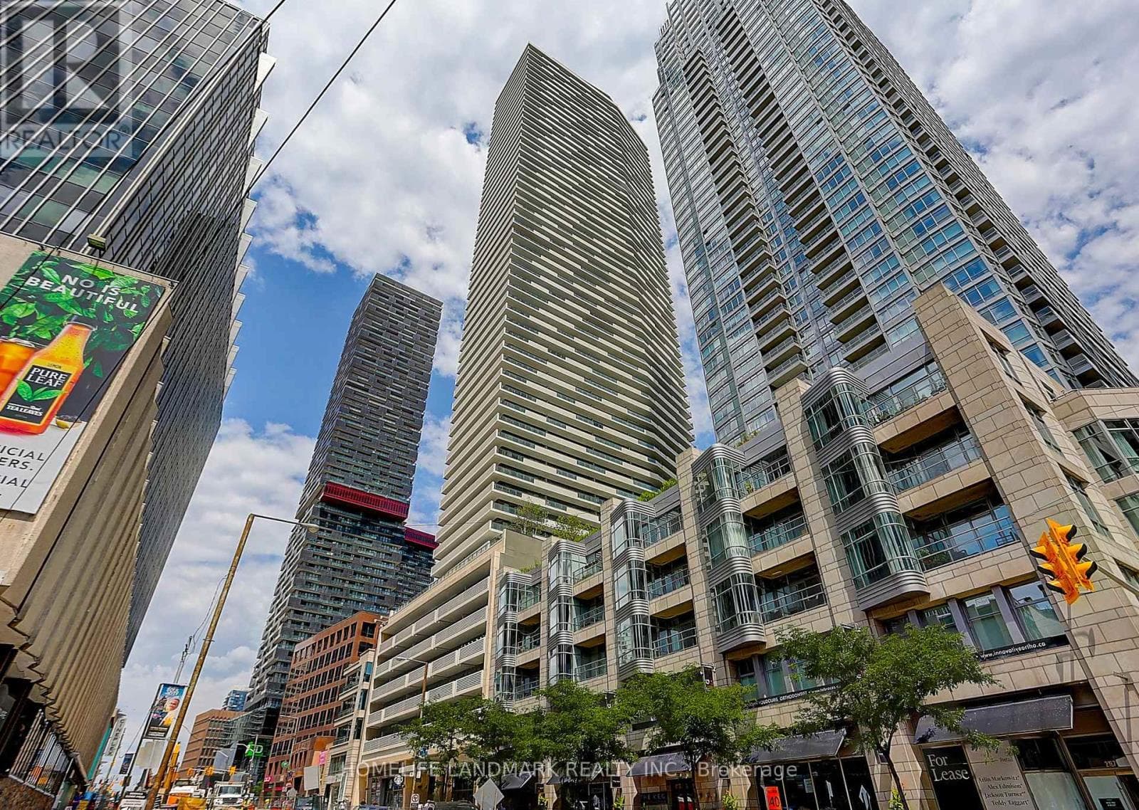 Photo of 3304 - 2221 YONGE STREET