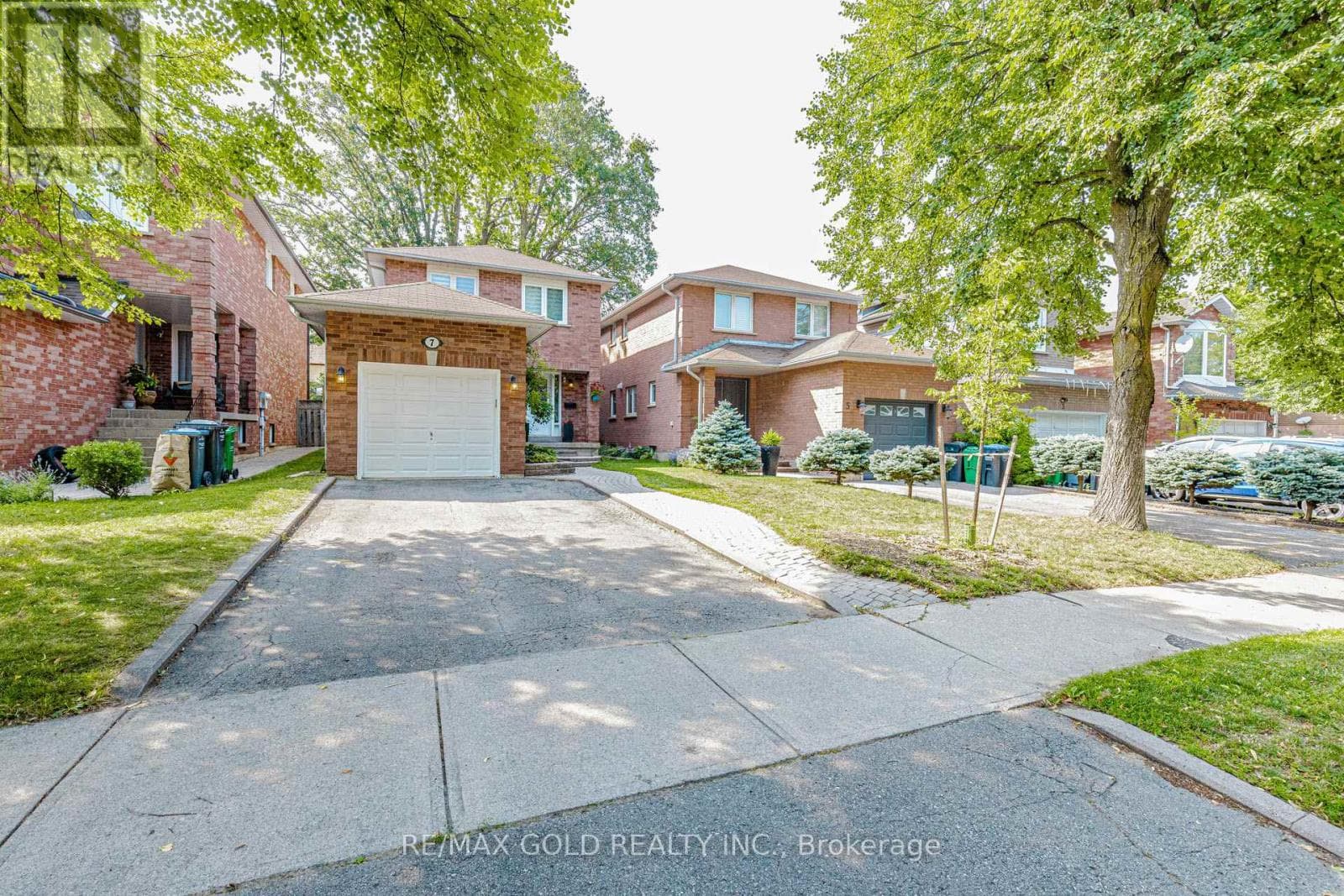 Photo of 7 CLIPSTONE COURT