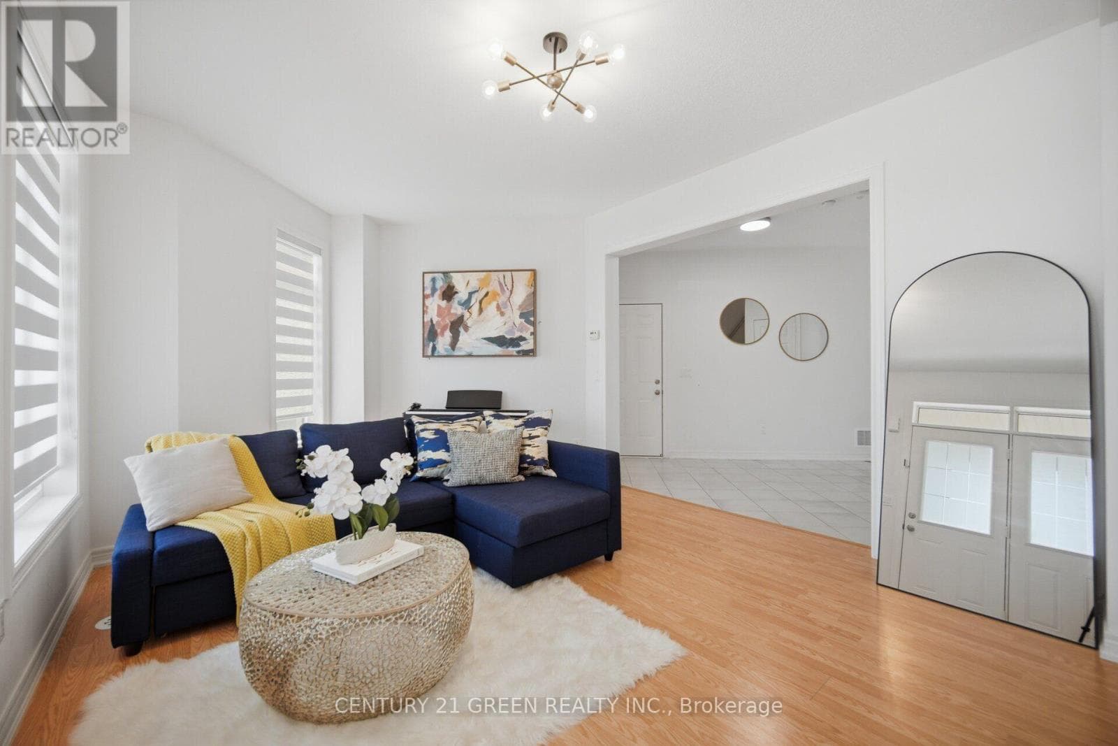 Photo of 537 DUNDAS STREET E