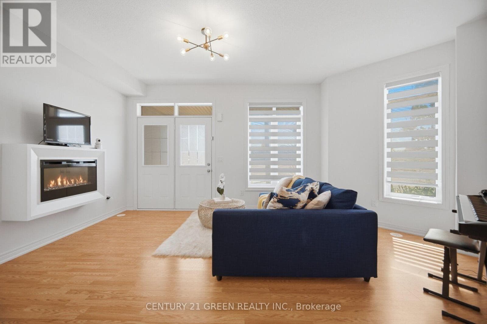 Photo of 537 DUNDAS STREET E