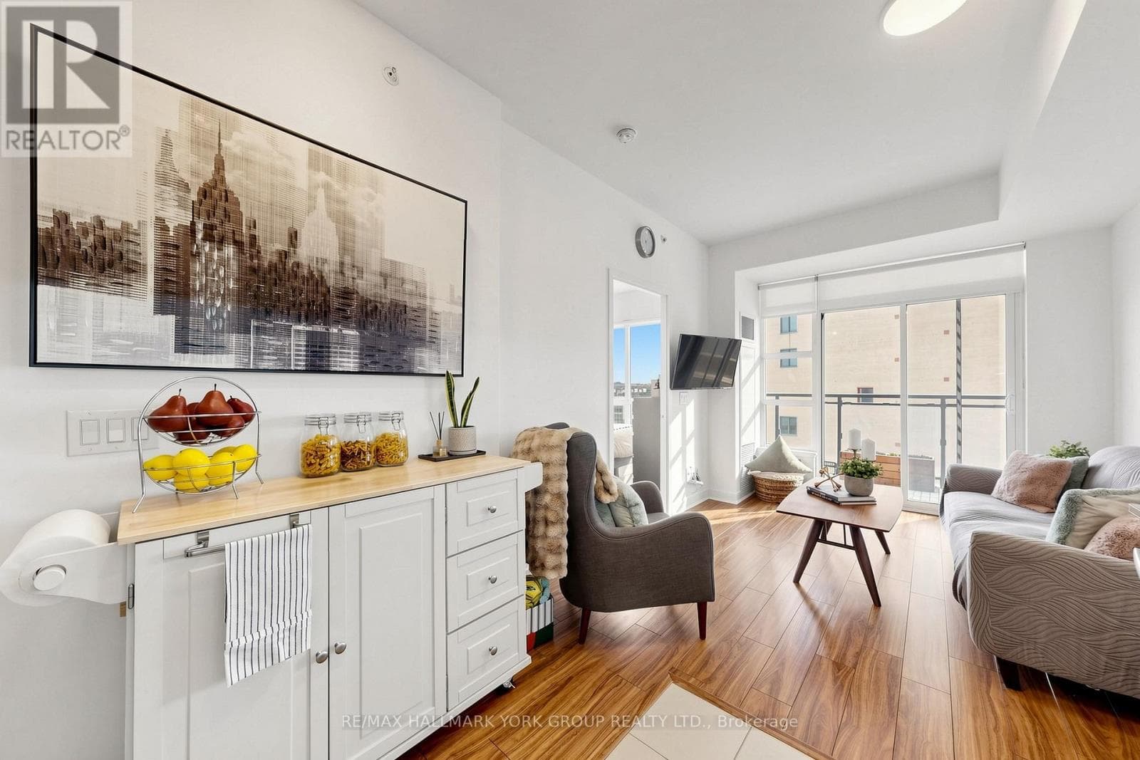 Photo of 612 - 840 QUEEN'S PLATE DRIVE