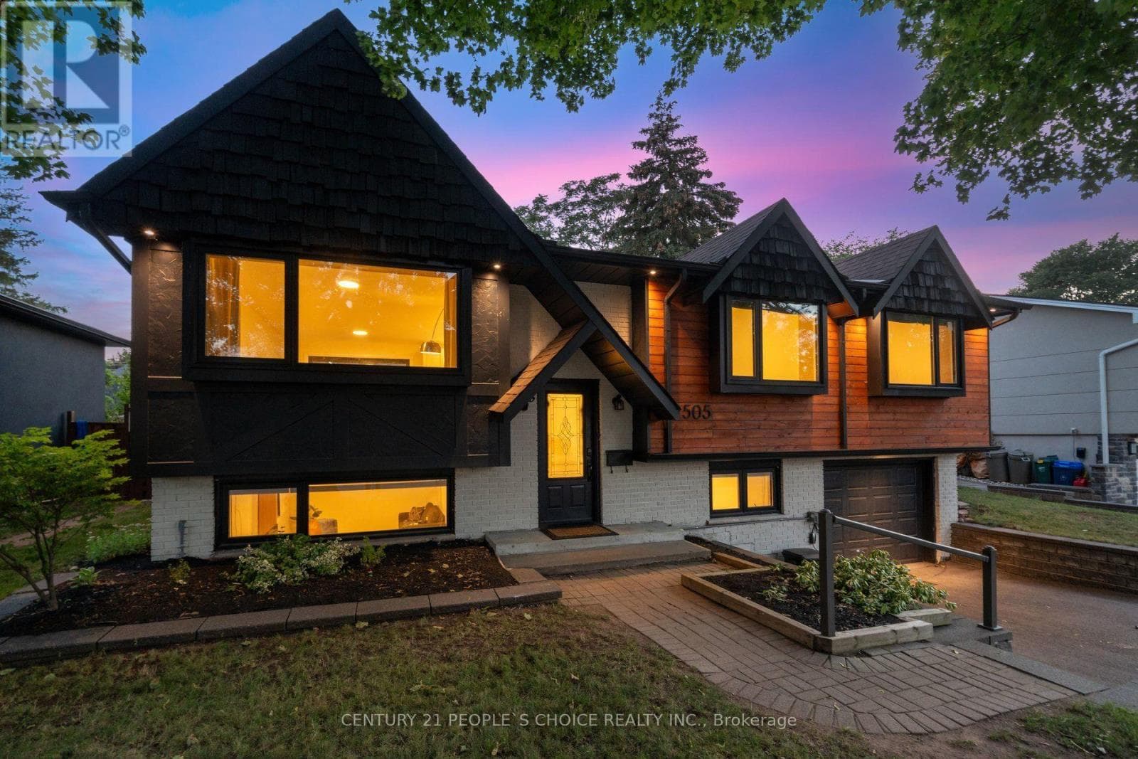Photo of 2505 YARMOUTH CRESCENT