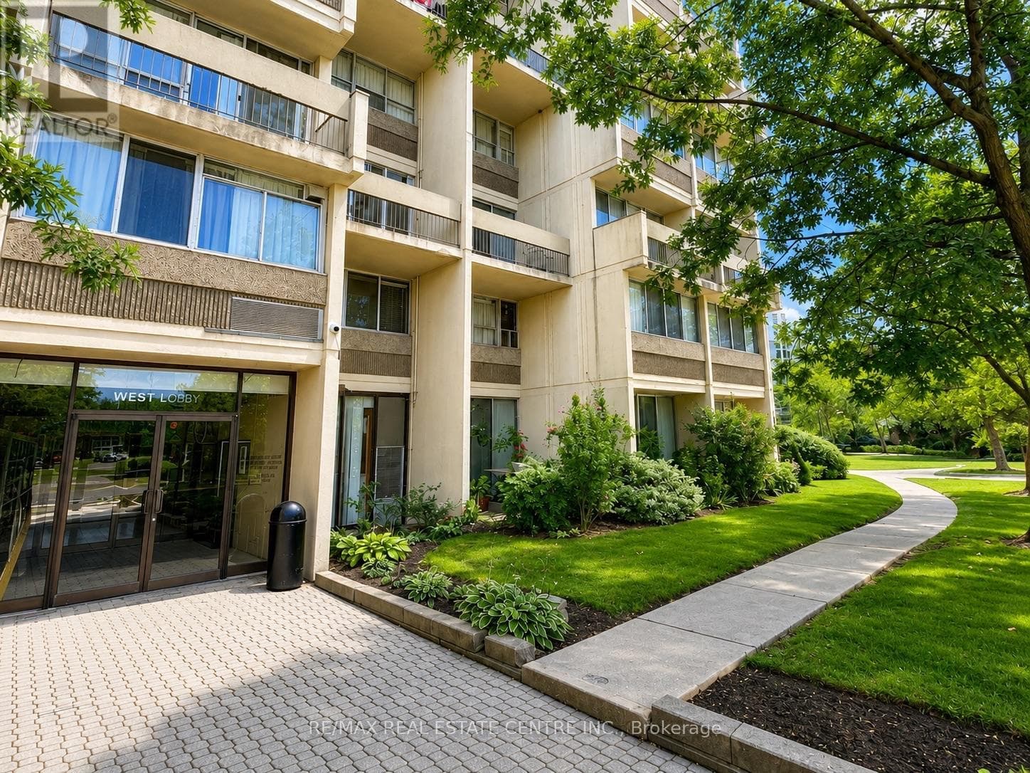 Photo of 516 - 1300 MARLBOROUGH COURT