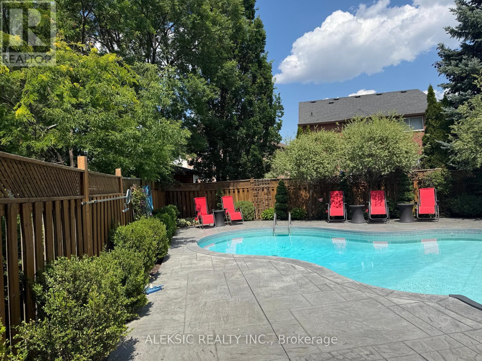 Photo of 33 HILLPATH CRESCENT