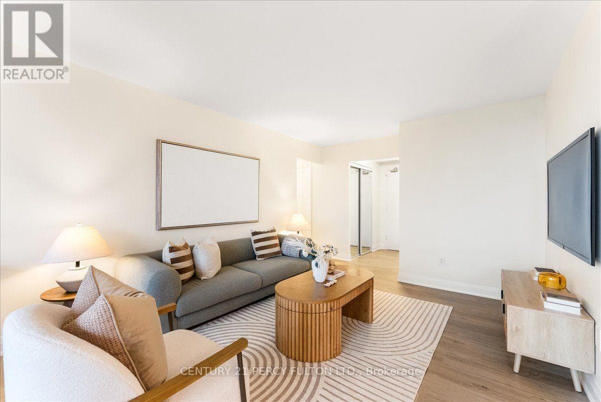 Photo of 705 - 15 LONDON GREEN COURT