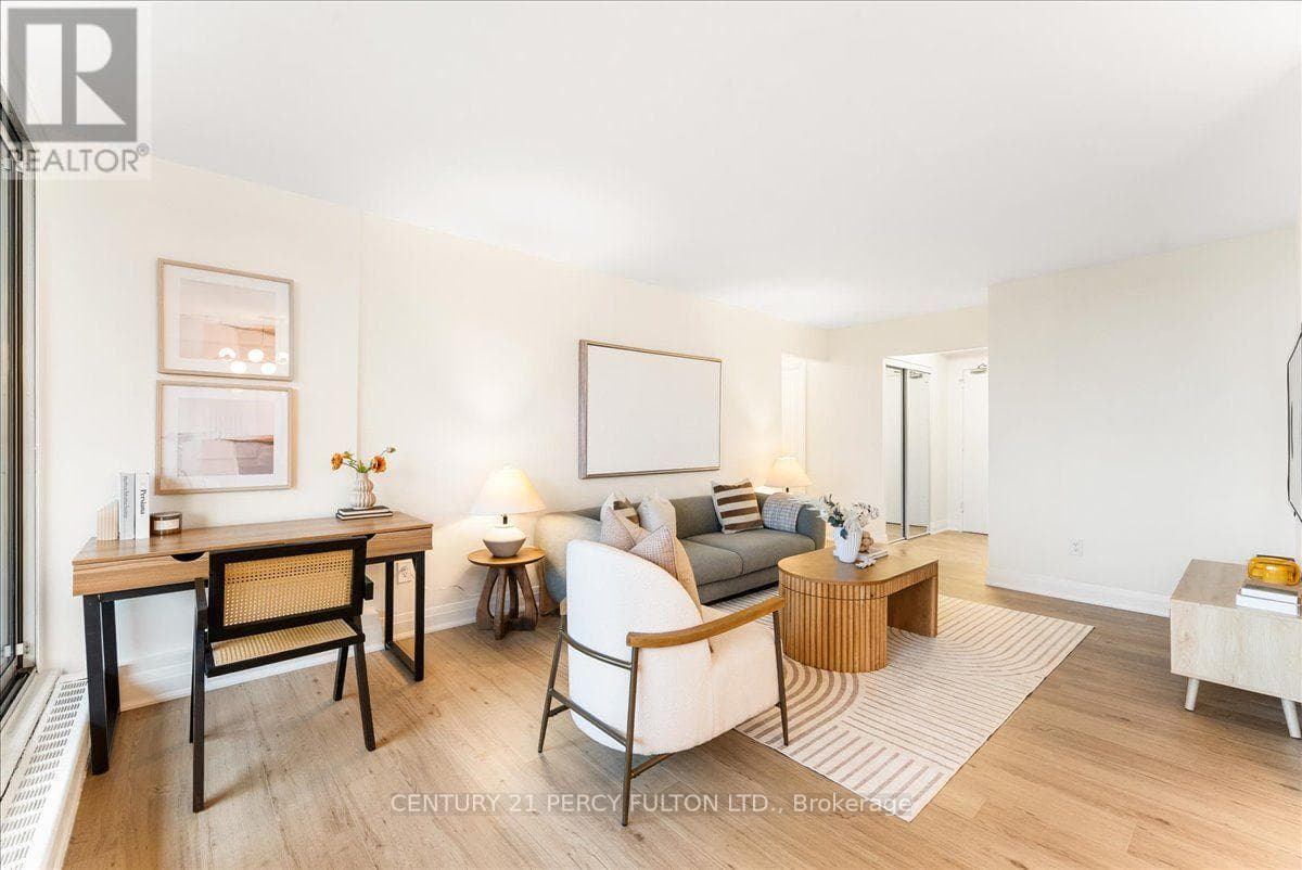 Photo of 705 - 15 LONDON GREEN COURT