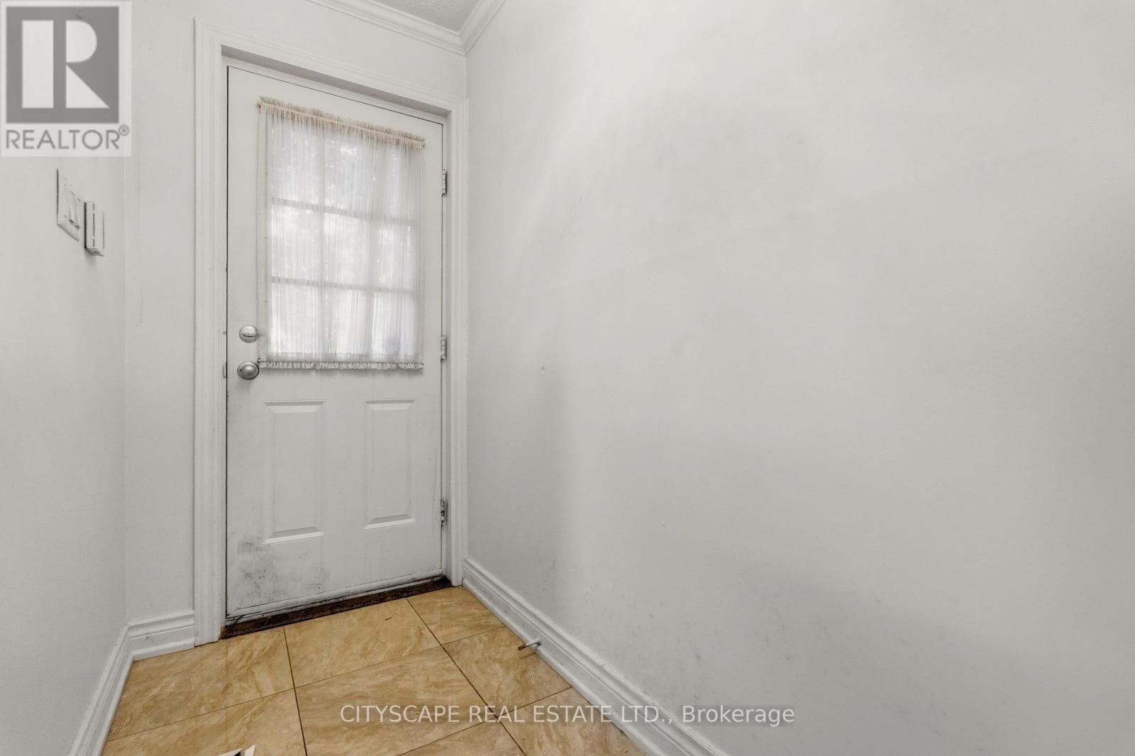 Photo of 12 VANDERBRENT CRESCENT