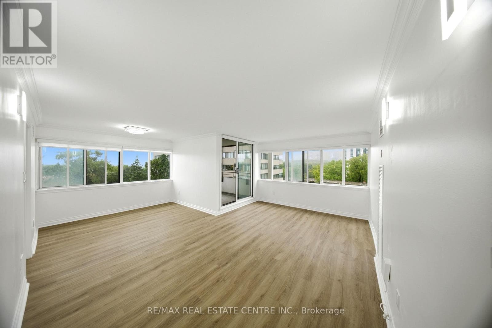 Photo of 511 - 1300 MISSISSAUGA VALLEY BOULEVARD