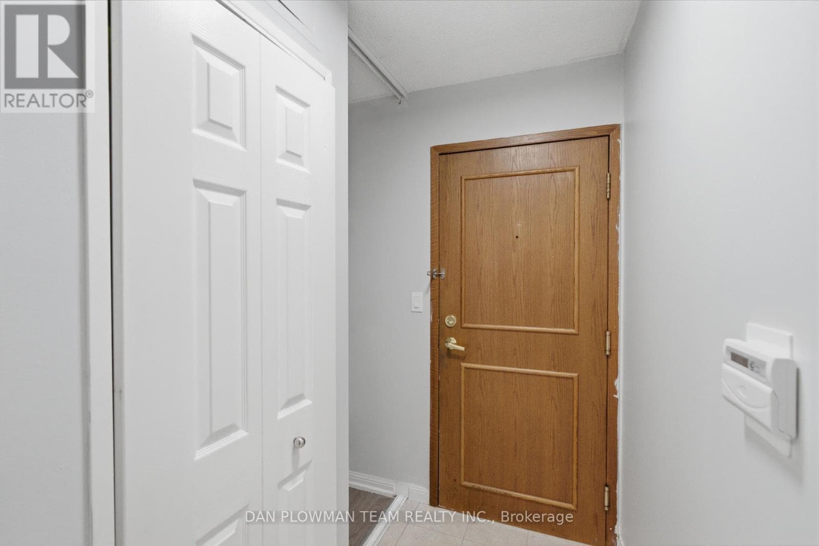 Photo of 913 - 8 LEE CENTRE DRIVE