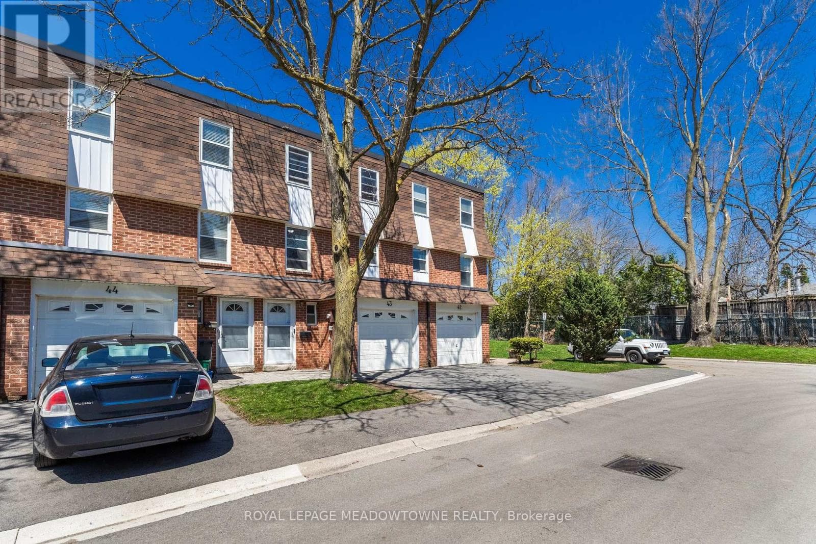 Photo of 43 - 235 BRONTE STREET