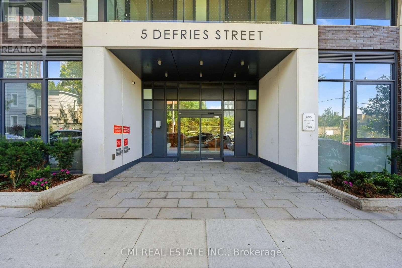 Photo of 801 - 5 DEFRIES STREET