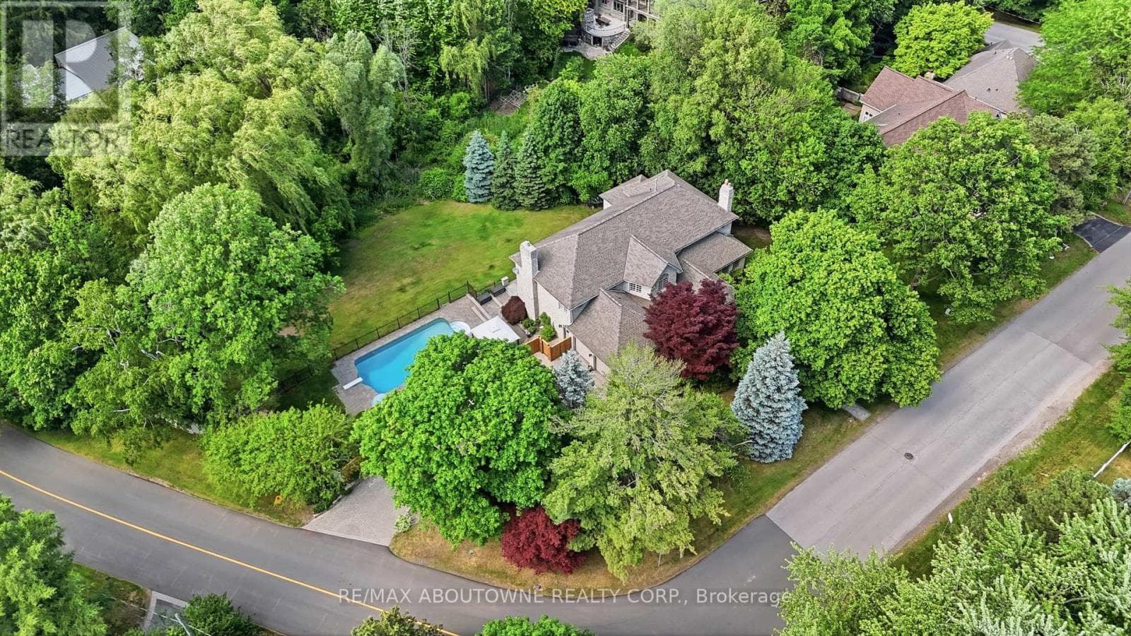 Photo of 437 CAIRNCROFT ROAD