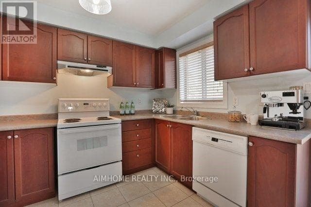 Photo of 390 GROVEHILL ROAD