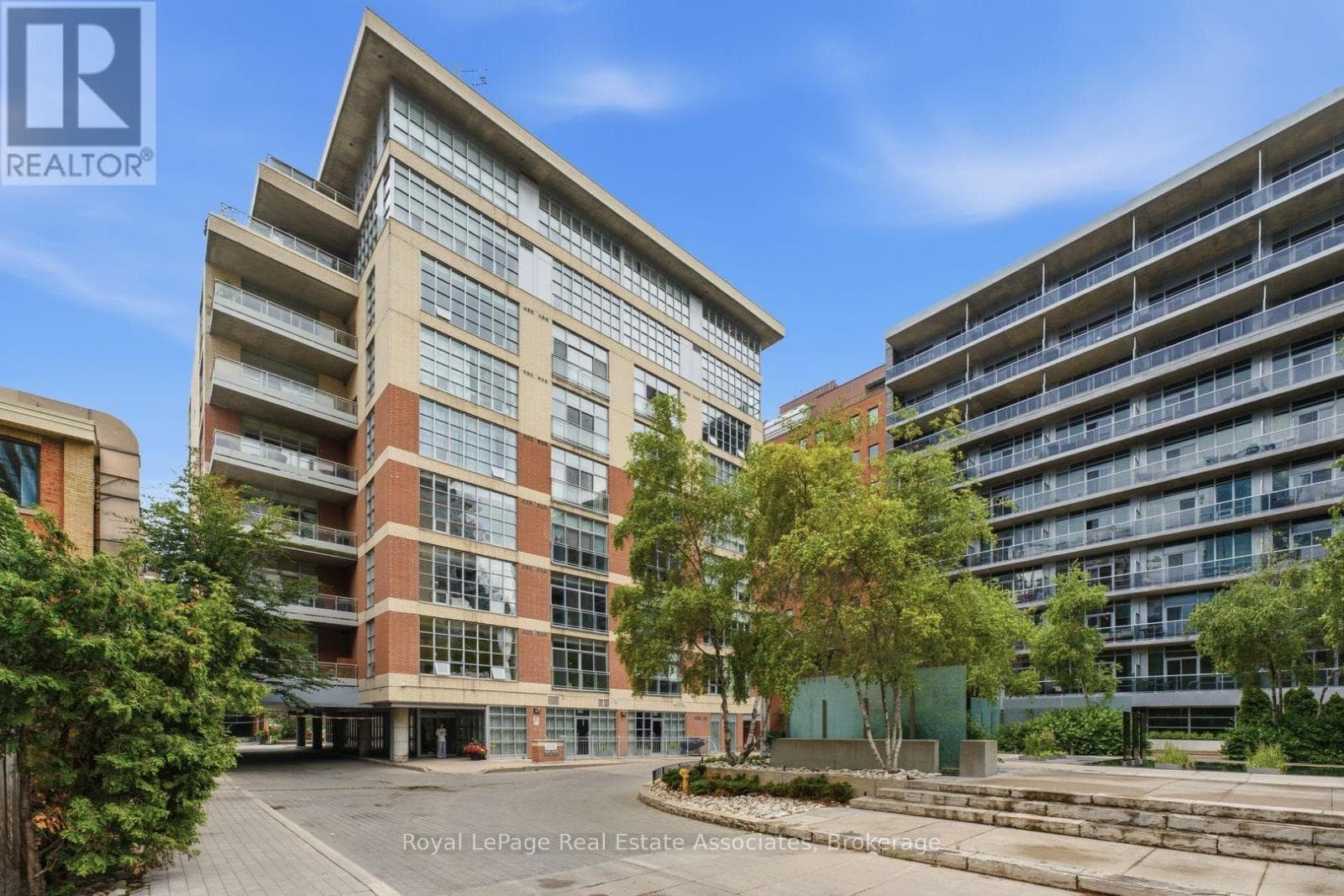 Photo of 204 - 19 BRANT STREET