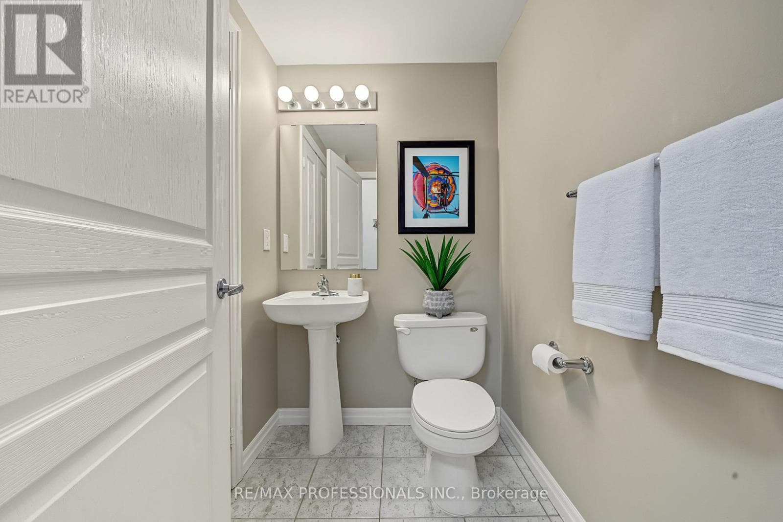 Photo of 801 - 3939 DUKE OF YORK BOULEVARD
