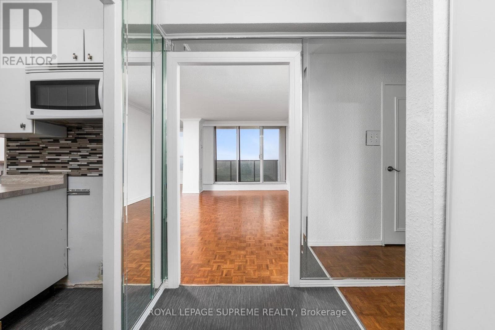 Photo of 2409 - 85 EMMETT AVENUE