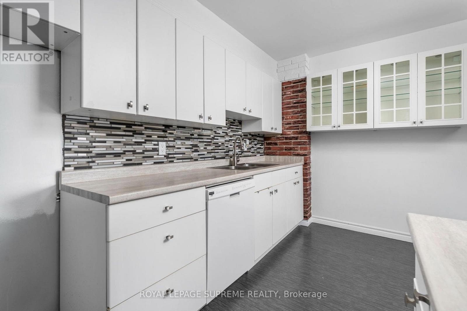 Photo of 2409 - 85 EMMETT AVENUE